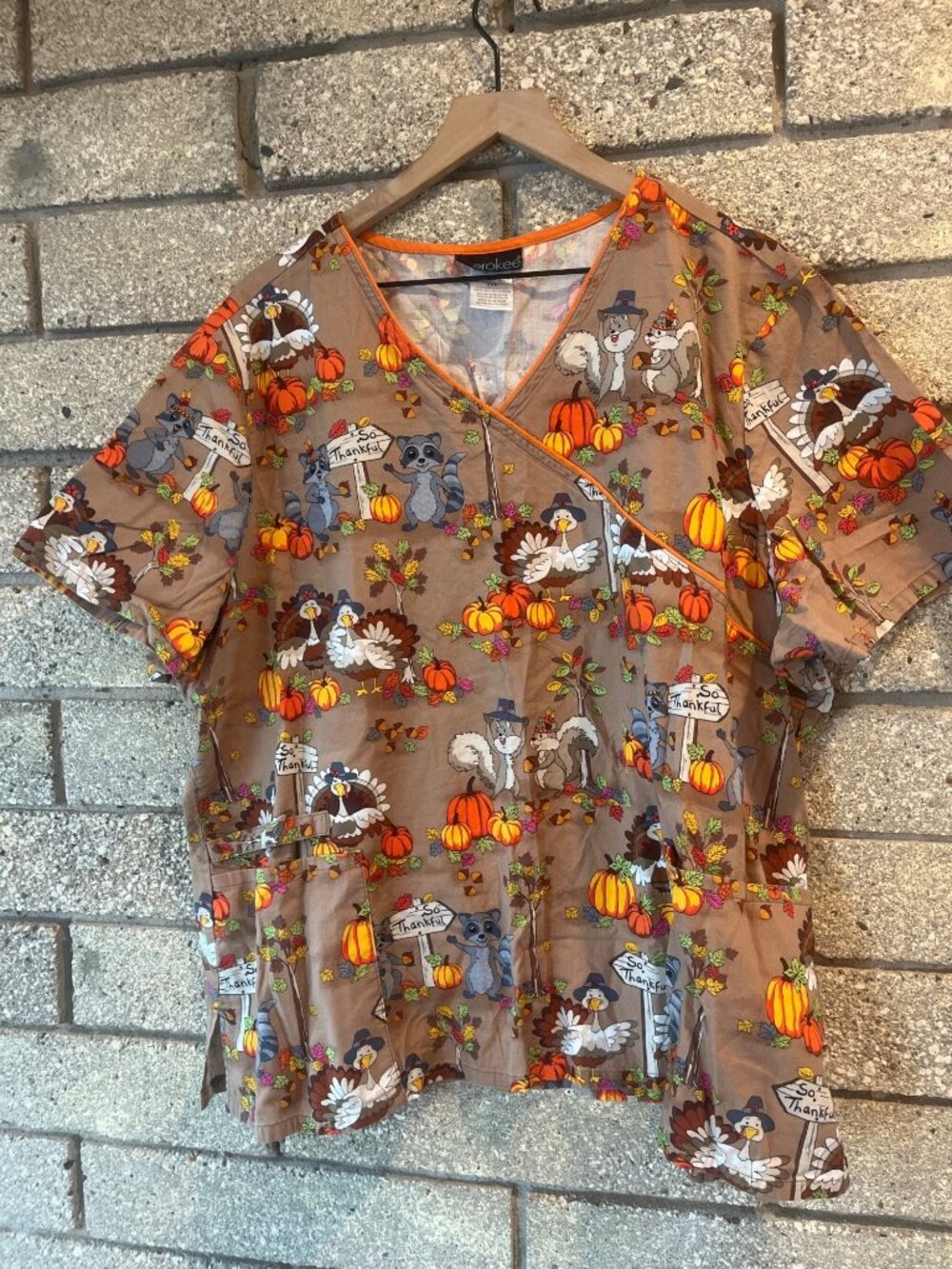 Thanksgiving-Themed Cherokee 3XL Scrub Top With Turkeys Raccoons Squirrels & Pum